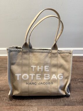 Marc Jacobs The Tote Bag